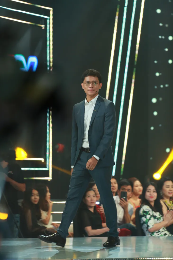 BTV Việt Hoàng Chuyển động 24h giành cúp VTV Awards 2020 - Ảnh 3. BTV Việt Hoàng Chuyển động 24h giành cúp VTV Awards 2020 - Ảnh 3.