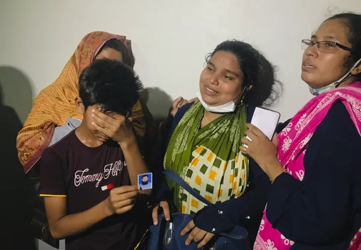 Nổ khí gas gần nhà thờ Hồi giáo tại Bangladesh, ít nhất 17 người thiệt mạng - Ảnh 3. Nổ khí gas gần nhà thờ Hồi giáo tại Bangladesh, ít nhất 17 người thiệt mạng - Ảnh 3.