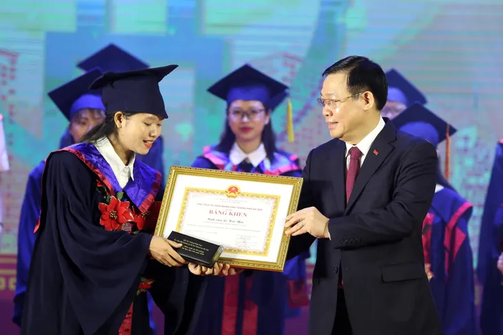 Hà Nội tính cách “hút” thêm các thủ khoa và nguồn nhân lực trẻ chất lượng cao - Ảnh 3. Hà Nội tính cách “hút” thêm các thủ khoa và nguồn nhân lực trẻ chất lượng cao - Ảnh 3.