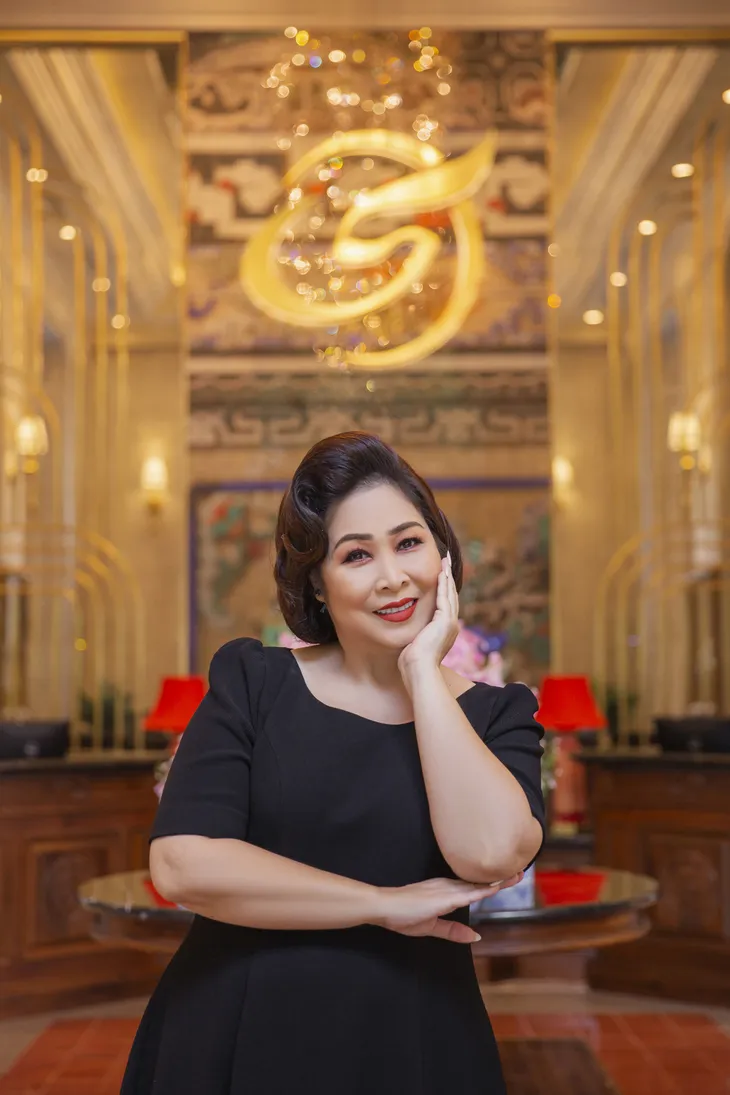 Người phán xử NSND Hoàng Dũng gia nhập Gái già lắm chiêu V - Những cuộc đời vương giả - Ảnh 3. Người phán xử NSND Hoàng Dũng gia nhập Gái già lắm chiêu V - Những cuộc đời vương giả - Ảnh 3.
