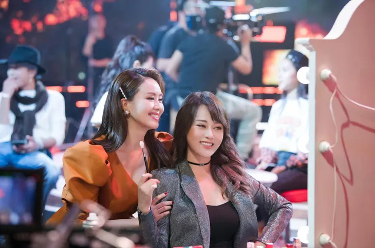 Chào 2021: Cuộc hội ngộ đầu năm của diễn viên đình đám vũ trụ điện ảnh VTV - Ảnh 6. Chào 2021: Cuộc hội ngộ đầu năm của diễn viên đình đám vũ trụ điện ảnh VTV - Ảnh 6.