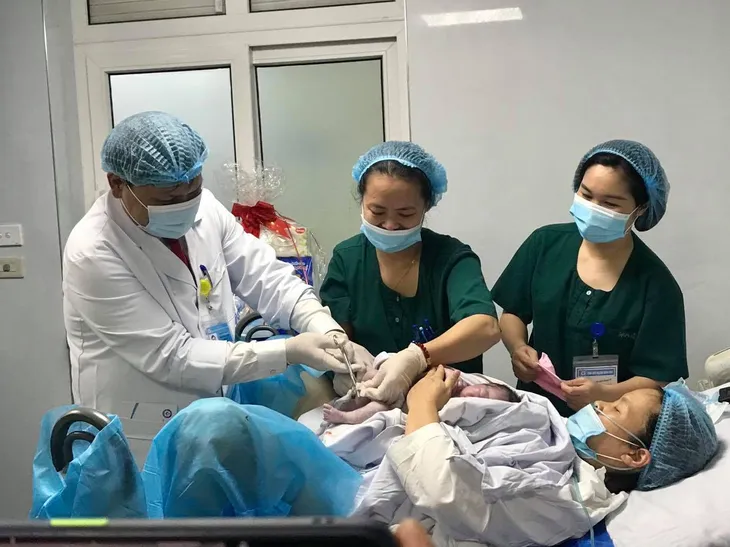 Những thiên thần nhỏ chào đời trong khoảnh khắc đầu tiên của năm mới 2021 - Ảnh 2. Những thiên thần nhỏ chào đời trong khoảnh khắc đầu tiên của năm mới 2021 - Ảnh 2.