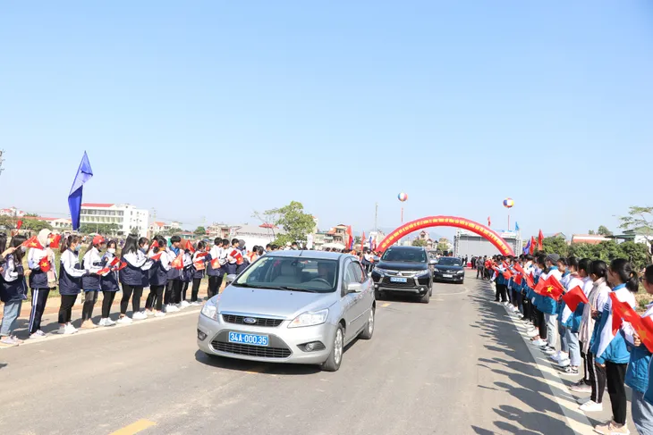Thông xe cầu Triều nối hai tỉnh Hải Dương và Quảng Ninh - Ảnh 1. Thông xe cầu Triều nối hai tỉnh Hải Dương và Quảng Ninh - Ảnh 1.