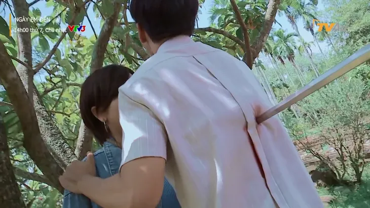 Ngày em đến - Tập 10: Đỡ nhát kiếm cho vợ, Tài có khiến Trà rung động mà ở lại? - Ảnh 7. Ngày em đến - Tập 10: Đỡ nhát kiếm cho vợ, Tài có khiến Trà rung động mà ở lại? - Ảnh 7.