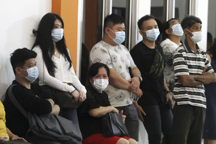 Các lực lượng Indonesia hoạt động hết công suất tìm kiếm máy bay bị rơi xuống biển - Ảnh 2. Các lực lượng Indonesia hoạt động hết công suất tìm kiếm máy bay bị rơi xuống biển - Ảnh 2.