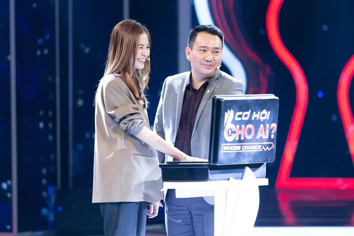 Cơ hội cho ai: Xuất hiện tân binh khiến sếp Quyền tặng 10 nghìn cổ phiếu trên truyền hình - Ảnh 3. Cơ hội cho ai: Xuất hiện tân binh khiến sếp Quyền tặng 10 nghìn cổ phiếu trên truyền hình - Ảnh 3.
