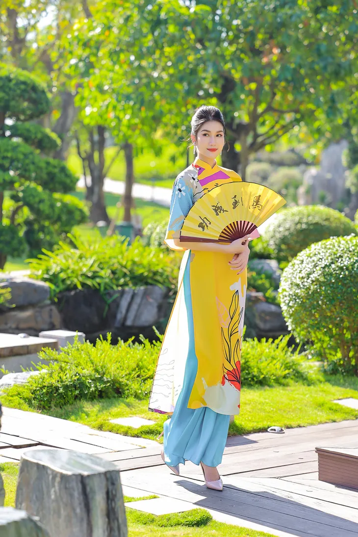 Á hậu Phương Anh, Ngọc Thảo gợi ý diện áo dài Tết nhiều màu - Ảnh 2. Á hậu Phương Anh, Ngọc Thảo gợi ý diện áo dài Tết nhiều màu - Ảnh 2.