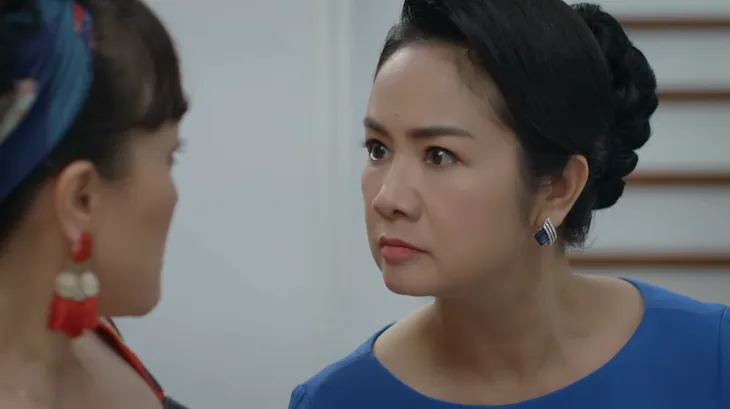 Hướng dương ngược nắng - Tập 14: Minh khốn khổ lo mẹ sập bẫy phi công, Trí điếng người nhận cái tát trời giáng - Ảnh 7. Hướng dương ngược nắng - Tập 14: Minh khốn khổ lo mẹ sập bẫy phi công, Trí điếng người nhận cái tát trời giáng - Ảnh 7.
