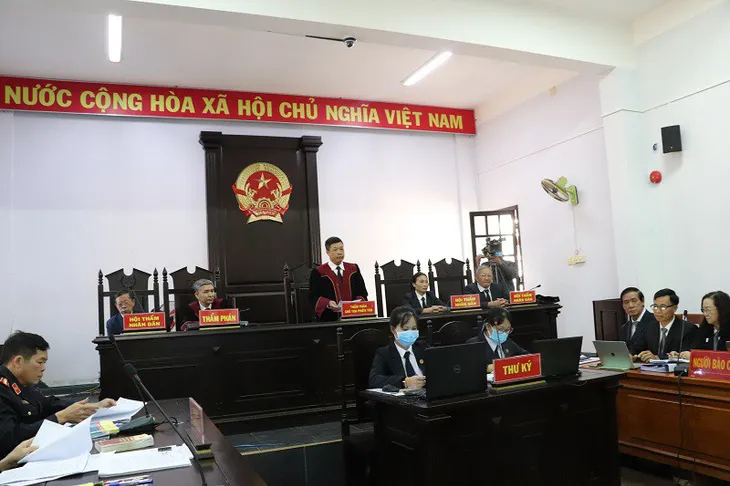 Hoãn phiên tòa xử Trịnh Sướng do 1 bị cáo có giấy chứng nhận tâm thần - Ảnh 1. Hoãn phiên tòa xử Trịnh Sướng do 1 bị cáo có giấy chứng nhận tâm thần - Ảnh 1.
