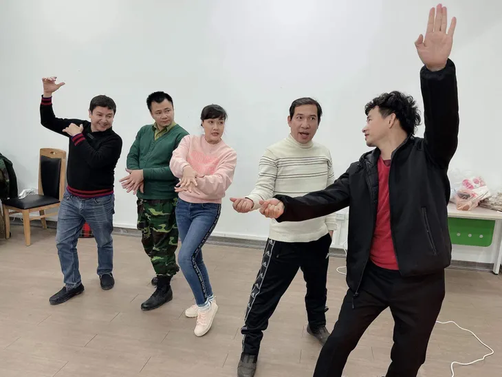 Dàn Táo quân 2021 say sưa tập vũ điệu rửa tay - Ảnh 1. Dàn Táo quân 2021 say sưa tập vũ điệu rửa tay - Ảnh 1.