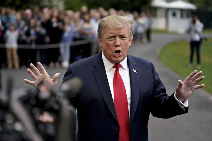 2 ngân hàng ngừng giao dịch với Tổng thống Trump - Ảnh 1. 2 ngân hàng ngừng giao dịch với Tổng thống Trump - Ảnh 1.