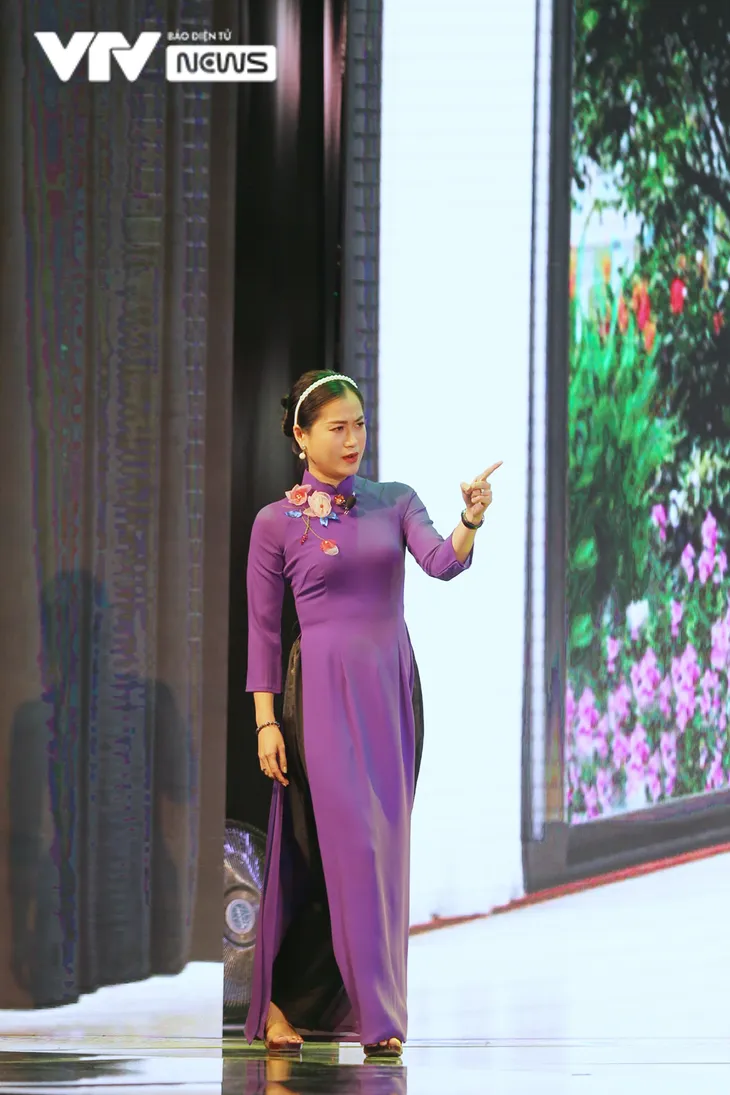 Xuân Nghị hóa ông bố trẻ trâu của rapper ICD, Yuno tại Gala cười 2021 - Ảnh 3. Xuân Nghị hóa ông bố trẻ trâu của rapper ICD, Yuno tại Gala cười 2021 - Ảnh 3.