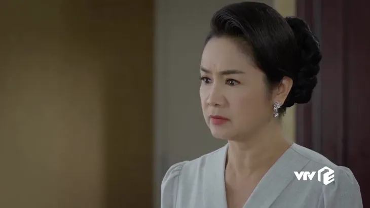 Hướng dương ngược nắng - Tập 14: Minh khốn khổ lo mẹ sập bẫy phi công, Trí điếng người nhận cái tát trời giáng - Ảnh 22. Hướng dương ngược nắng - Tập 14: Minh khốn khổ lo mẹ sập bẫy phi công, Trí điếng người nhận cái tát trời giáng - Ảnh 22.