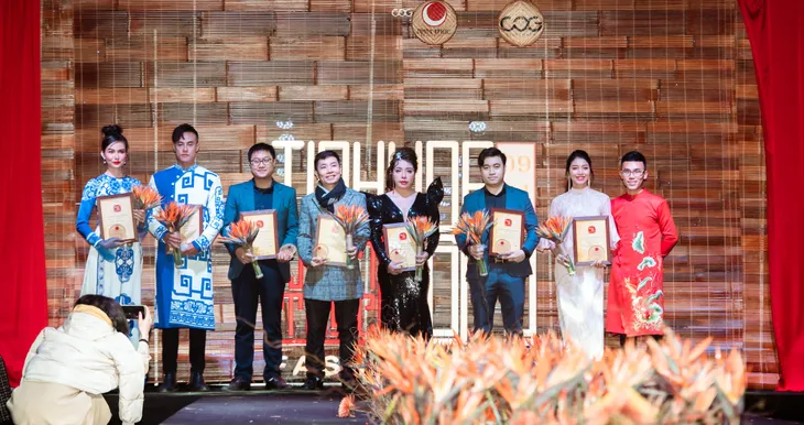 Mãn nhãn màn trình diễn các BST thời trang nhí tại show Tinh hoa hội tụ - Ảnh 10. Mãn nhãn màn trình diễn các BST thời trang nhí tại show Tinh hoa hội tụ - Ảnh 10.