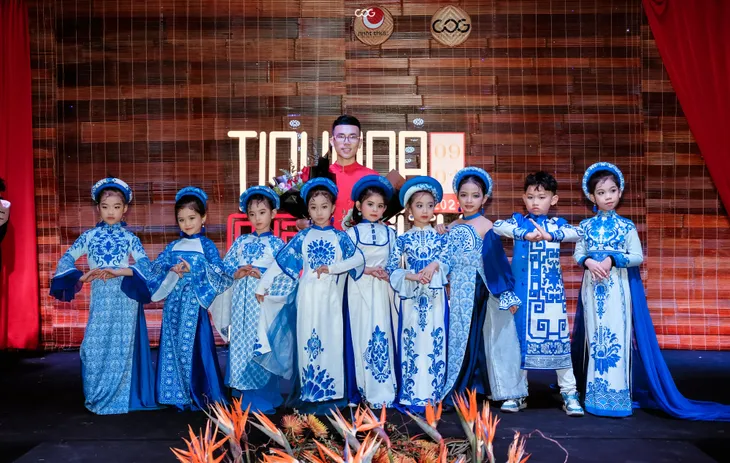 Mãn nhãn màn trình diễn các BST thời trang nhí tại show Tinh hoa hội tụ - Ảnh 2. Mãn nhãn màn trình diễn các BST thời trang nhí tại show Tinh hoa hội tụ - Ảnh 2.