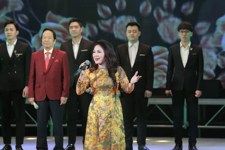 Nhà hát Ca múa nhạc Việt Nam vinh dự đón nhận danh hiệu Anh hùng Lao động thời kỳ đổi mới - Ảnh 12. Nhà hát Ca múa nhạc Việt Nam vinh dự đón nhận danh hiệu Anh hùng Lao động thời kỳ đổi mới - Ảnh 12.