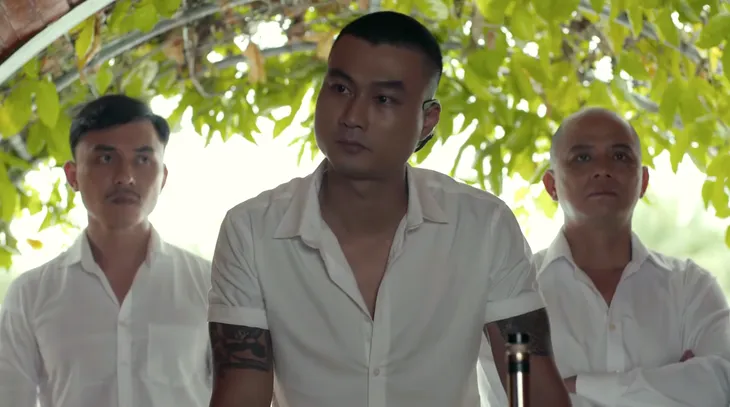Hồ sơ cá sấu - Tập 18: Vợ chồng Hải đi du lịch, Tuấn mỏ gọi điện đe dọa - Ảnh 2. Hồ sơ cá sấu - Tập 18: Vợ chồng Hải đi du lịch, Tuấn mỏ gọi điện đe dọa - Ảnh 2.
