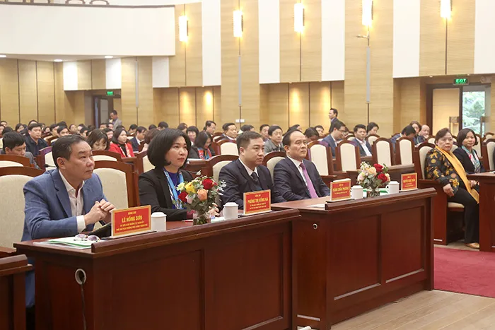 Hà Nội vượt qua khó khăn đạt kết quả toàn diện, vượt bậc trong phát triển kinh tế-xã hội - Ảnh 1. Hà Nội vượt qua khó khăn đạt kết quả toàn diện, vượt bậc trong phát triển kinh tế-xã hội - Ảnh 1.
