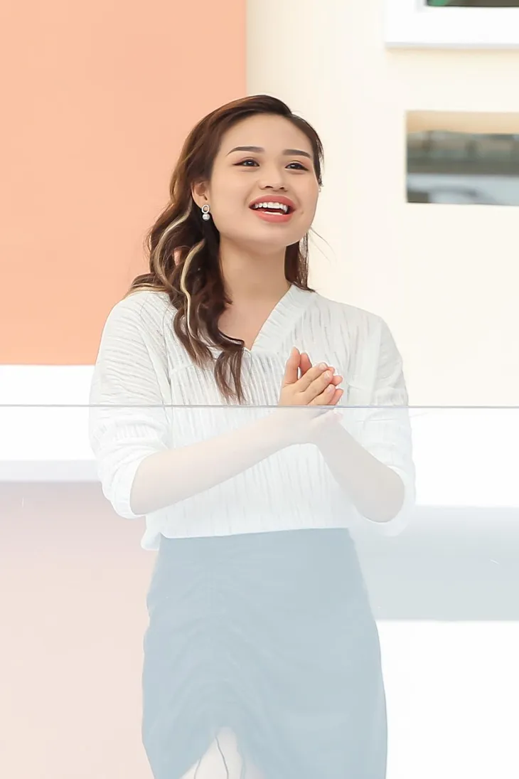 Han Sara hát Tớ thích cậu cỗ vũ nam sinh tỏ tình, Lê Lộc tiết lộ bí mật động thời đi học - Ảnh 4. Han Sara hát Tớ thích cậu cỗ vũ nam sinh tỏ tình, Lê Lộc tiết lộ bí mật động thời đi học - Ảnh 4.