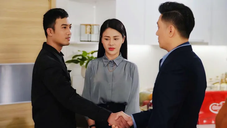 Hướng dương ngược nắng: Hé lộ hình ảnh Minh về Cao Dược làm việc - Ảnh 3. Hướng dương ngược nắng: Hé lộ hình ảnh Minh về Cao Dược làm việc - Ảnh 3.
