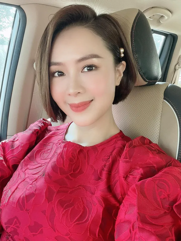Hồng Diễm nhắn nhủ đến Minh Châu đừng yêu quá nhiều - Ảnh 2. Hồng Diễm nhắn nhủ đến Minh Châu đừng yêu quá nhiều - Ảnh 2.