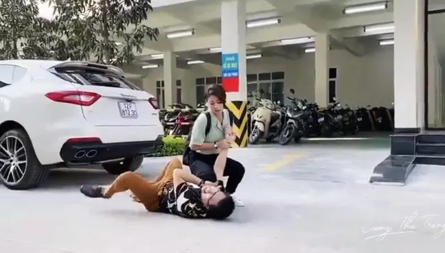 Tiết lộ về màn phóng xe minsk siêu ngầu của Minh Hướng dương ngược nắng - Ảnh 3. Tiết lộ về màn phóng xe minsk siêu ngầu của Minh Hướng dương ngược nắng - Ảnh 3.
