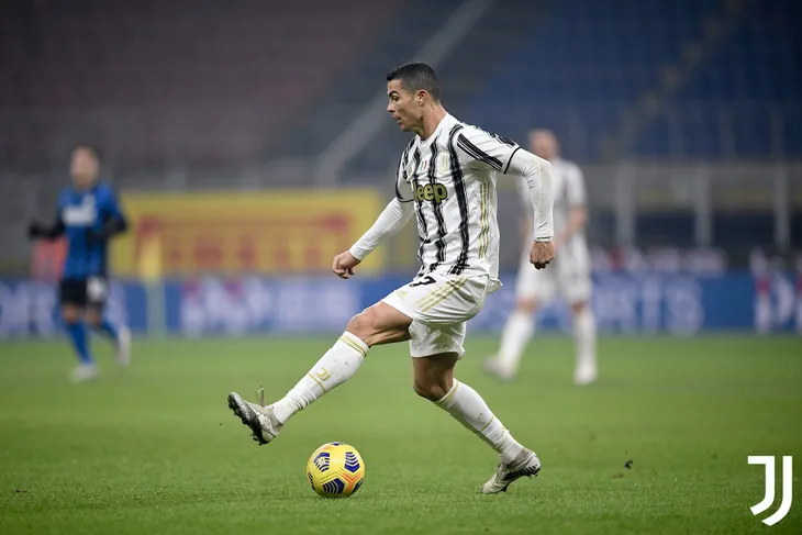 Inter Milan 2-0 Juventus: Ronaldo im tiếng, Juve gục ngã trước Inter - Ảnh 1. Inter Milan 2-0 Juventus: Ronaldo im tiếng, Juve gục ngã trước Inter - Ảnh 1.