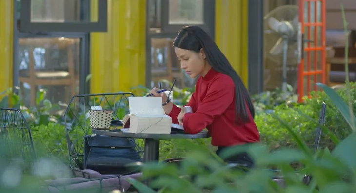 Tiết lộ về màn phóng xe minsk siêu ngầu của Minh Hướng dương ngược nắng - Ảnh 4. Tiết lộ về màn phóng xe minsk siêu ngầu của Minh Hướng dương ngược nắng - Ảnh 4.