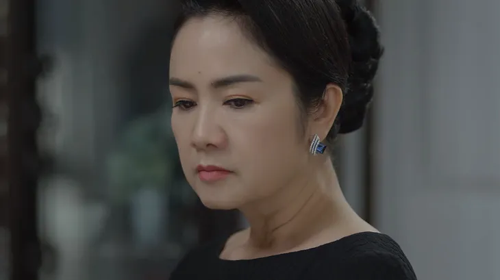 Hướng dương ngược nắng - Tập 17: Ra đòn cảnh cáo chị em Minh - Trí, bà Bạch Cúc quyết chống lại bố chồng - Ảnh 14. Hướng dương ngược nắng - Tập 17: Ra đòn cảnh cáo chị em Minh - Trí, bà Bạch Cúc quyết chống lại bố chồng - Ảnh 14.