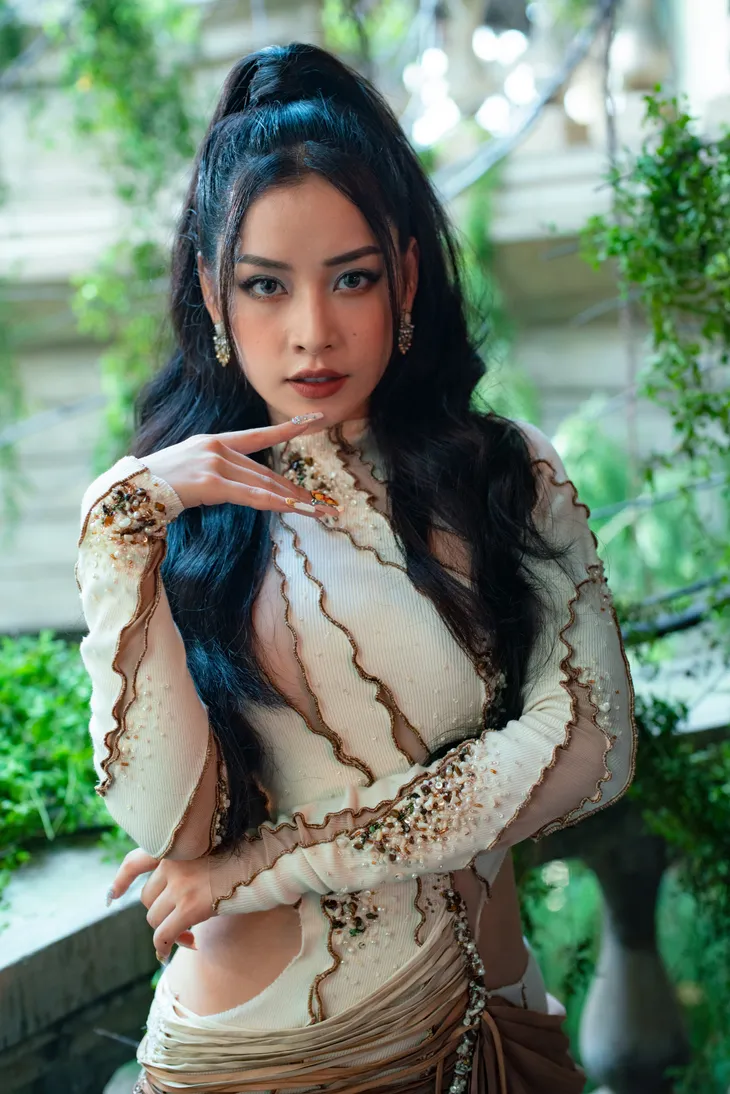 Chi Pu là thiên thần hộ mệnh thứ 4 của Victor Vũ - Ảnh 1. Chi Pu là thiên thần hộ mệnh thứ 4 của Victor Vũ - Ảnh 1.