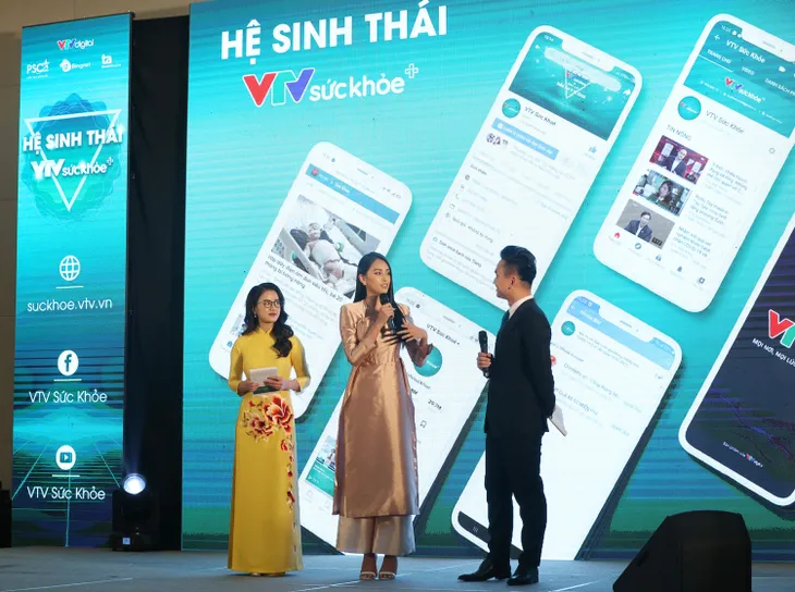 Tiểu Vy bất ngờ tái ngộ bạn cũ cùng thi Hoa hậu Việt Nam - Ảnh 4. Tiểu Vy bất ngờ tái ngộ bạn cũ cùng thi Hoa hậu Việt Nam - Ảnh 4.