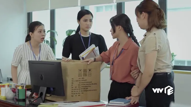 Hướng dương ngược nắng - Tập 17: Ra đòn cảnh cáo chị em Minh - Trí, bà Bạch Cúc quyết chống lại bố chồng - Ảnh 7. Hướng dương ngược nắng - Tập 17: Ra đòn cảnh cáo chị em Minh - Trí, bà Bạch Cúc quyết chống lại bố chồng - Ảnh 7.
