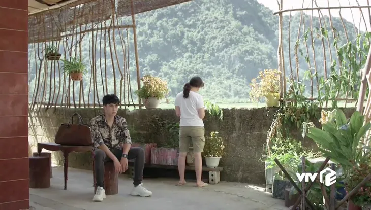 Hướng dương ngược nắng - Tập 17: Ra đòn cảnh cáo chị em Minh - Trí, bà Bạch Cúc quyết chống lại bố chồng - Ảnh 23. Hướng dương ngược nắng - Tập 17: Ra đòn cảnh cáo chị em Minh - Trí, bà Bạch Cúc quyết chống lại bố chồng - Ảnh 23.