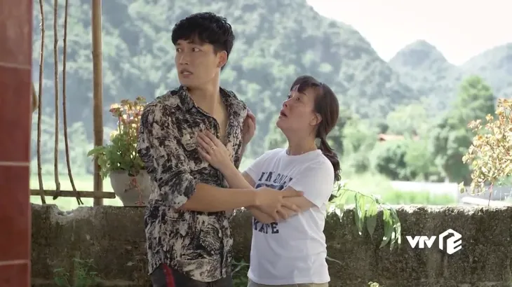 Hướng dương ngược nắng - Tập 17: Ra đòn cảnh cáo chị em Minh - Trí, bà Bạch Cúc quyết chống lại bố chồng - Ảnh 25. Hướng dương ngược nắng - Tập 17: Ra đòn cảnh cáo chị em Minh - Trí, bà Bạch Cúc quyết chống lại bố chồng - Ảnh 25.