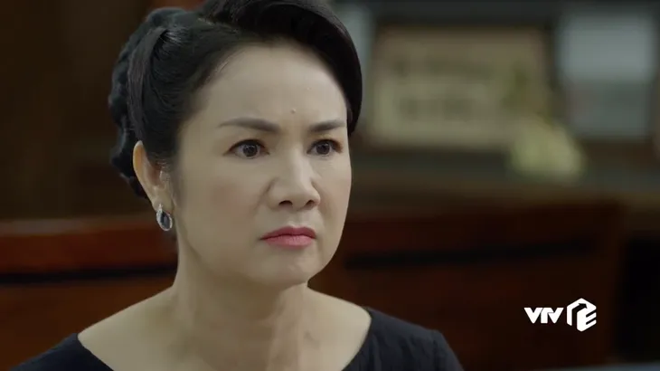 Hướng dương ngược nắng - Tập 17: Ra đòn cảnh cáo chị em Minh - Trí, bà Bạch Cúc quyết chống lại bố chồng - Ảnh 21. Hướng dương ngược nắng - Tập 17: Ra đòn cảnh cáo chị em Minh - Trí, bà Bạch Cúc quyết chống lại bố chồng - Ảnh 21.