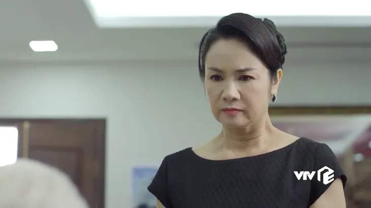 Hướng dương ngược nắng - Tập 17: Ra đòn cảnh cáo chị em Minh - Trí, bà Bạch Cúc quyết chống lại bố chồng - Ảnh 22. Hướng dương ngược nắng - Tập 17: Ra đòn cảnh cáo chị em Minh - Trí, bà Bạch Cúc quyết chống lại bố chồng - Ảnh 22.