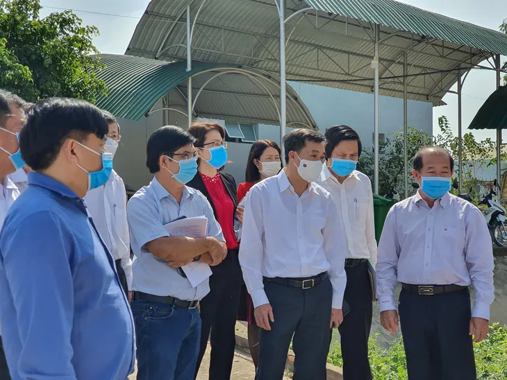 Mở rộng địa điểm cách ly tập trung, vận động người dân tố giác người không thực hiện cách ly - Ảnh 2. Mở rộng địa điểm cách ly tập trung, vận động người dân tố giác người không thực hiện cách ly - Ảnh 2.