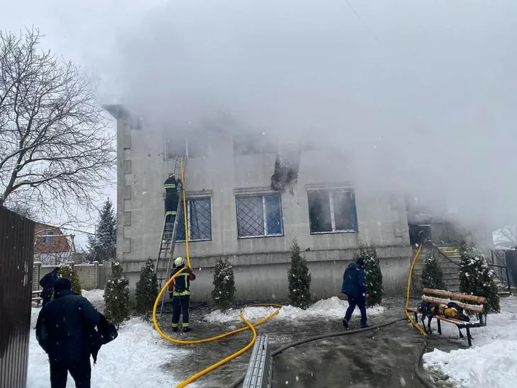 Hỏa hoạn tại viện dưỡng lão ở Ukraine, 15 người thiệt mạng - Ảnh 1. Hỏa hoạn tại viện dưỡng lão ở Ukraine, 15 người thiệt mạng - Ảnh 1.