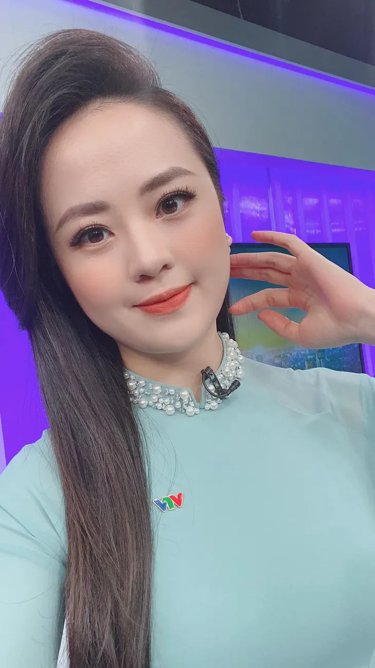 Nữ MC xinh đẹp mới toanh của bản tin Thời sự 19h - Ảnh 9.