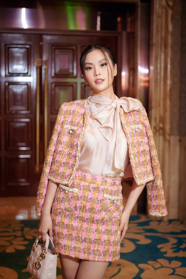 Tiểu Vy, Phương Nga bật khóc trong đám cưới Á hậu Thúy An - Ảnh 14. Tiểu Vy, Phương Nga bật khóc trong đám cưới Á hậu Thúy An - Ảnh 14.