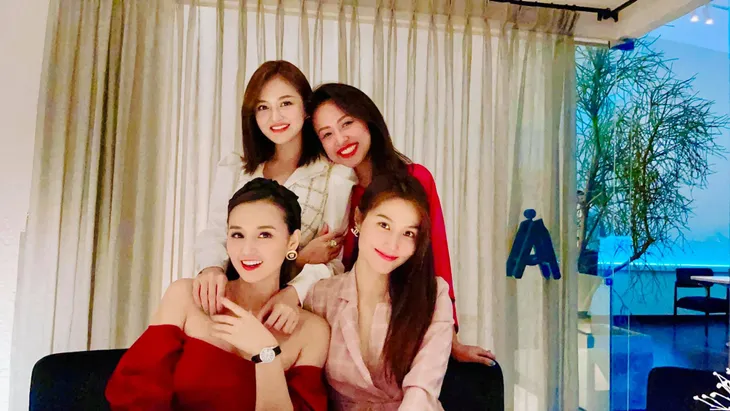 Lã Thanh Huyền hội ngộ nhóm chị em trong Tình yêu và tham vọng - Ảnh 5. Lã Thanh Huyền hội ngộ nhóm chị em trong Tình yêu và tham vọng - Ảnh 5.