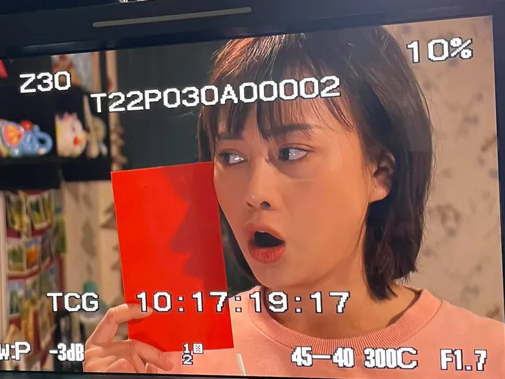 Phương Oanh mang hơi hướng nam tính trong phim mới - Ảnh 5. Phương Oanh mang hơi hướng nam tính trong phim mới - Ảnh 5.