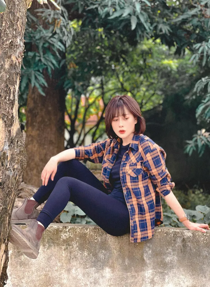 Phương Oanh mang hơi hướng nam tính trong phim mới - Ảnh 1. Phương Oanh mang hơi hướng nam tính trong phim mới - Ảnh 1.