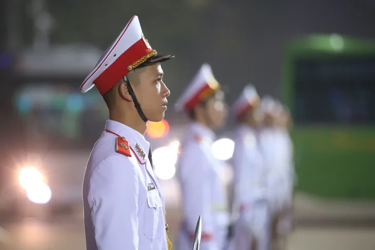 Đại biểu dự Đại hội XIII của Đảng vào Lăng viếng Chủ tịch Hồ Chí Minh - Ảnh 5. Đại biểu dự Đại hội XIII của Đảng vào Lăng viếng Chủ tịch Hồ Chí Minh - Ảnh 5.