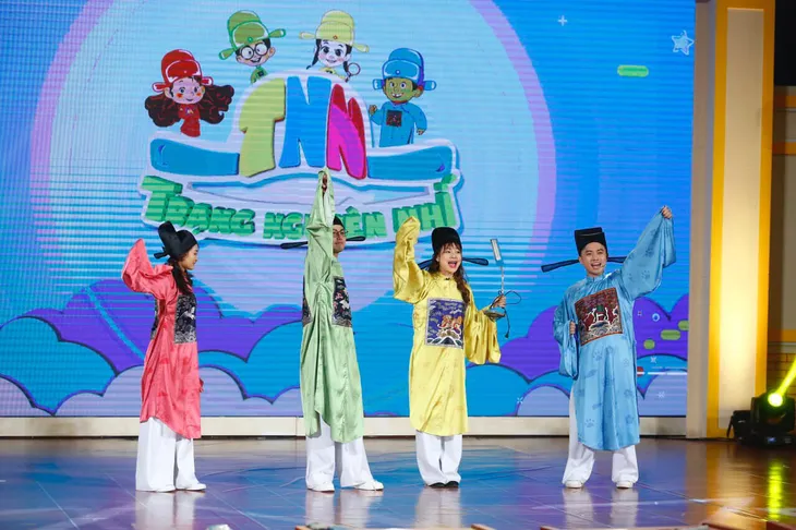 Lan Phương nhí nhảnh như trẻ con trong chương trình Trạng nguyên nhí - Ảnh 3. Lan Phương nhí nhảnh như trẻ con trong chương trình Trạng nguyên nhí - Ảnh 3.