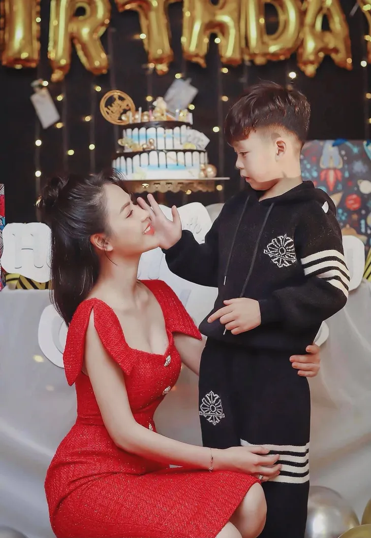 Lương Thu Trang - Minh của Hướng dương ngược nắng khoe con trai lém lỉnh - Ảnh 10. Lương Thu Trang - Minh của Hướng dương ngược nắng khoe con trai lém lỉnh - Ảnh 10.
