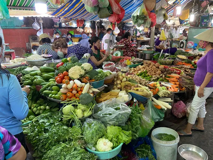Giá rau củ vụ đông giảm mạnh - Ảnh 1. Giá rau củ vụ đông giảm mạnh - Ảnh 1.