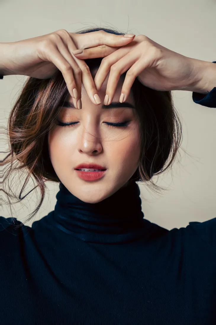 Huyền My khoe bộ ảnh mới, Mai Phương Thúy khen ngợi đẹp như Địch Lệ Nhiệt Ba - Ảnh 11. Huyền My khoe bộ ảnh mới, Mai Phương Thúy khen ngợi đẹp như Địch Lệ Nhiệt Ba - Ảnh 11.