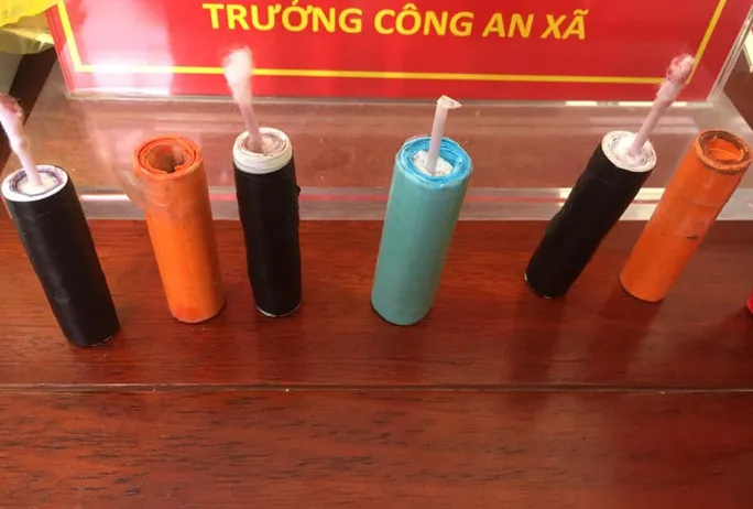 17 học sinh cấp 2 tự chế pháo nổ bán cho các bạn khác chơi Tết - Ảnh 2. 17 học sinh cấp 2 tự chế pháo nổ bán cho các bạn khác chơi Tết - Ảnh 2.