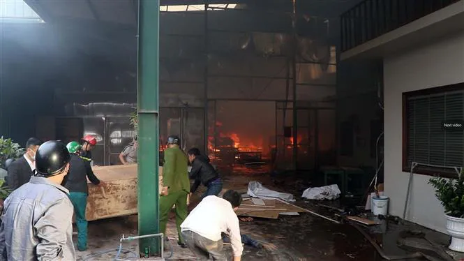 Hỏa hoạn thiêu rụi một căn nhà cùng lượng lớn tiền mặt - Ảnh 1. Hỏa hoạn thiêu rụi một căn nhà cùng lượng lớn tiền mặt - Ảnh 1.